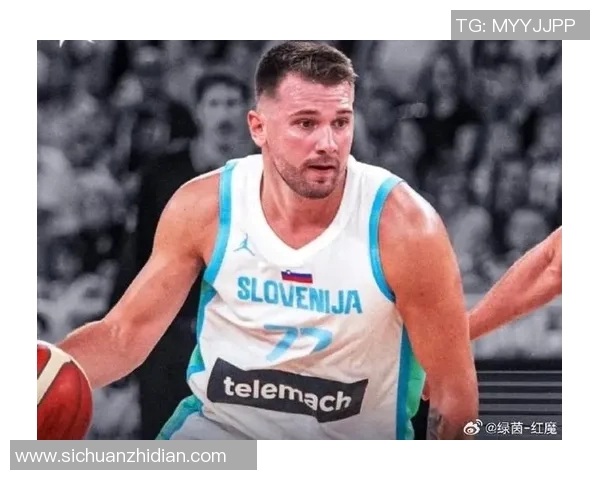 东契奇持球突破 抛投打进还造加罚