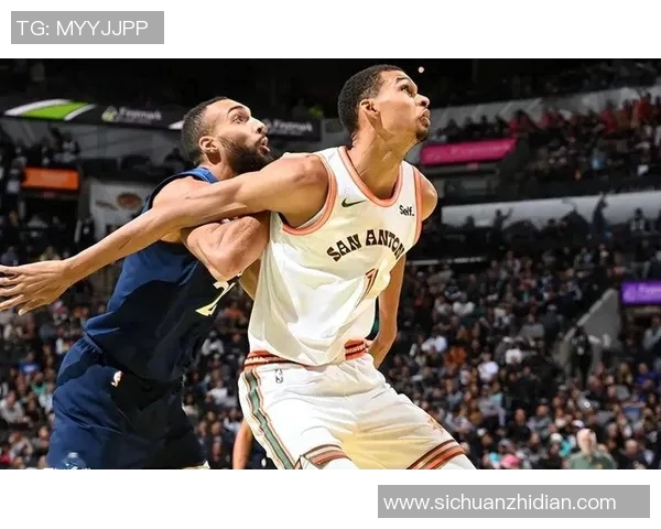 攻防建功！戈贝尔飞身送大帽 随后反击欧洲步上篮带队反超